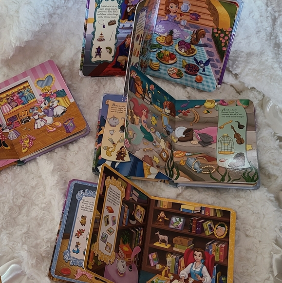 Disney Little First Look and Find 4 Board Book Set for Toddlers - Picture 8 of 14